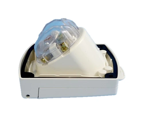 CAMEC 005198 CLIPSAL POWER OUTLET 10A NEW STYLE WHITE EXTERNAL CARAVAN MOTORHOME 2 CAMEC 005198 CLIPSAL POWER OUTLET 10A NEW STYLE WHITE EXTERNAL CARAVAN MOTORHOME - Image 2